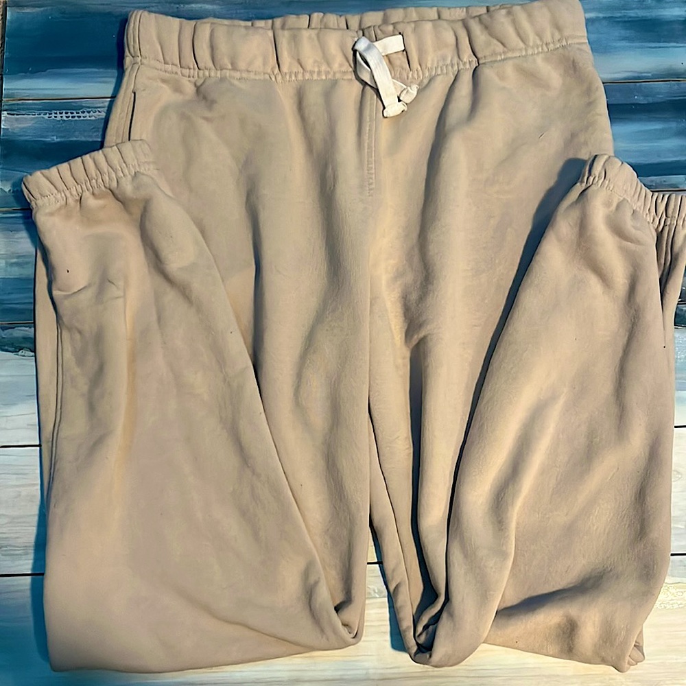 Lightweight mens sweatpants, fitted.
